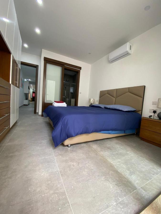 Gzira Two-Bedroom Apartment ภายนอก รูปภาพ